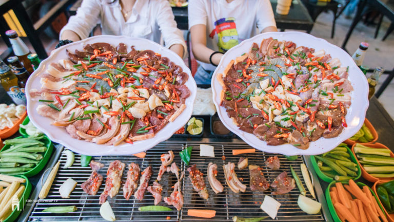ពិសេសម៉្លេះ! ទិញ2ចាន ថែមជូន1ចាន ចាប់ពីថ្ងៃទី25-12-19 ដល់ថ្ងៃទី01-01-2020 ពី AT BBQ សាច់អាំងទឹកកាពិ