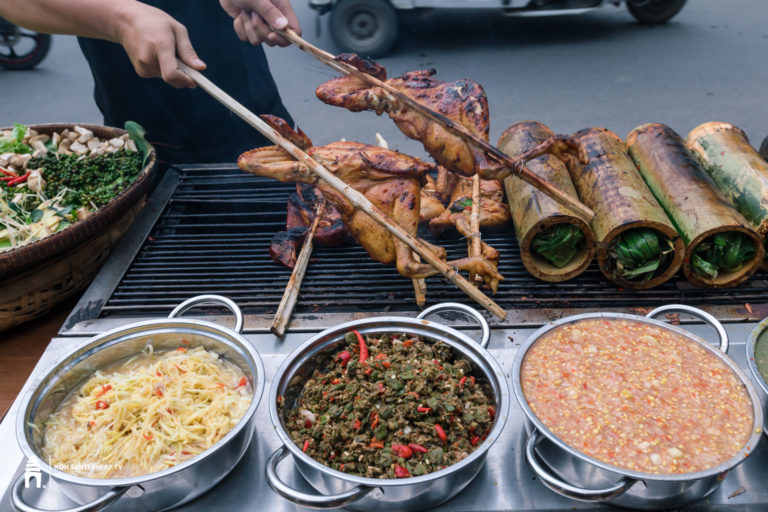 ត្រី​ និង​មាន់​ ដុត​បំពង​ឫស្សី​ សាក​ស្រ​មៃ​មើល៎​ឆ្ងាញ់​ហើយ​ឈ្ងុយ​ប៉ុណ្ណា​ទៅ​ អើយ​គ្រាន់តែ​គិត​ស្រក់​ទឹកមាត់​បាត់​ហើយ​