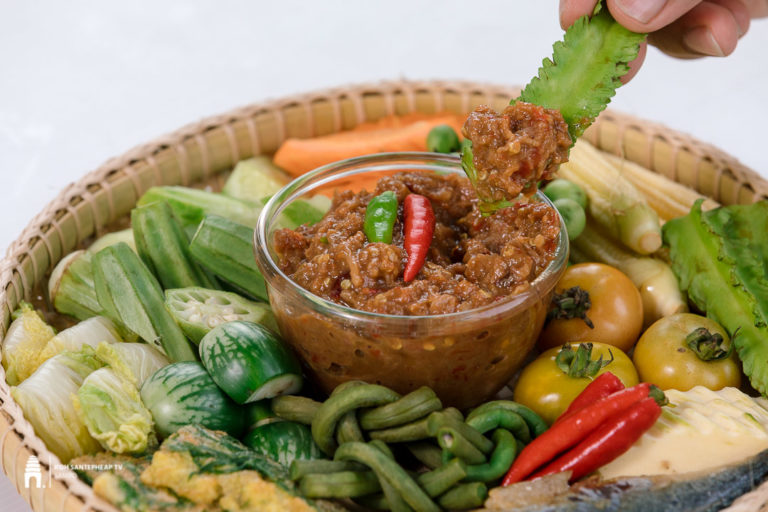 បុកកាពិ លឺតែឈ្មោះក៏កូរពោះឃ្លានដែរ បានបន្លែស្រស់ៗជ្រលក់ទៀតឆ្ងាញ់លែងនិយាយ??