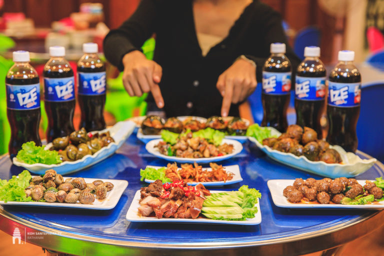 ម្ហូបឆ្ងាញ់ៗ ១ចាន ៦ពាន់រៀល ៨ពាន់រៀល និង១ម៉ឺនរៀល គឺមាននៅ ហាង ៣ជំនាញ