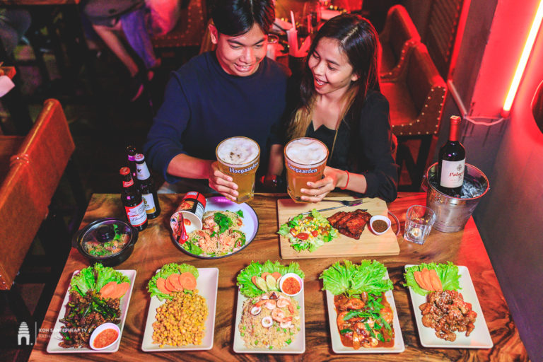 90’s Pub ផាប់ជំនាន់៩០ អាហារឆ្ងាញ់ បរិយាកាសល្អ បទចម្រៀងរ៉ូមែនទិកបែបជំនាន់ឆ្នាំ៩០ ដែលគ្រប់គ្នាគួរតែមក