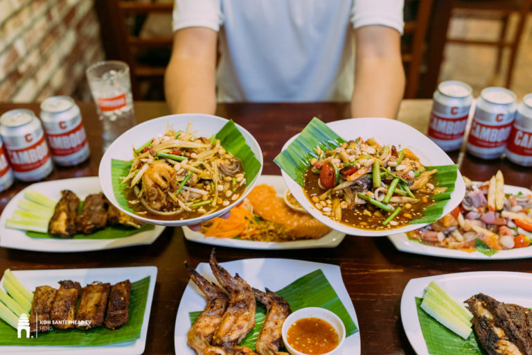 ចូលមកដល់ក្នុង ហាង ម៉ូយ៉ាងស៊ុប BBQ និងបុកល្ហុង & សង្វាក់បាត់ដំបង ឃើញមីនុយស្រៀវធ្មេញតែម្តង!