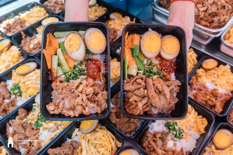ជាតិសាហាវ? បាយស្រូបមួយកន្លែងនេះ ជាពិសេសមានប្រម៉ូសិនទិញ ៣ប្រអប់ ថែមជូនមួយប្រអប់